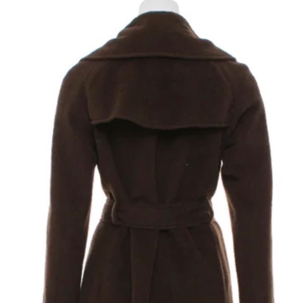 Fabulous Authentic Burberry Coat - Picture 3 of 10